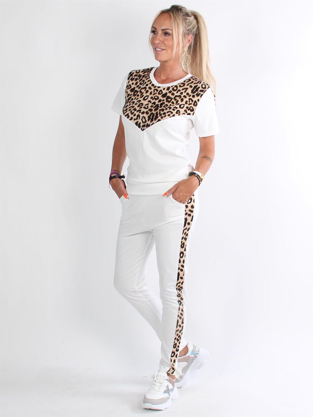 Puk - Svart joggingdräkt med coola leoparddetaljer